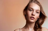 молодая девушка